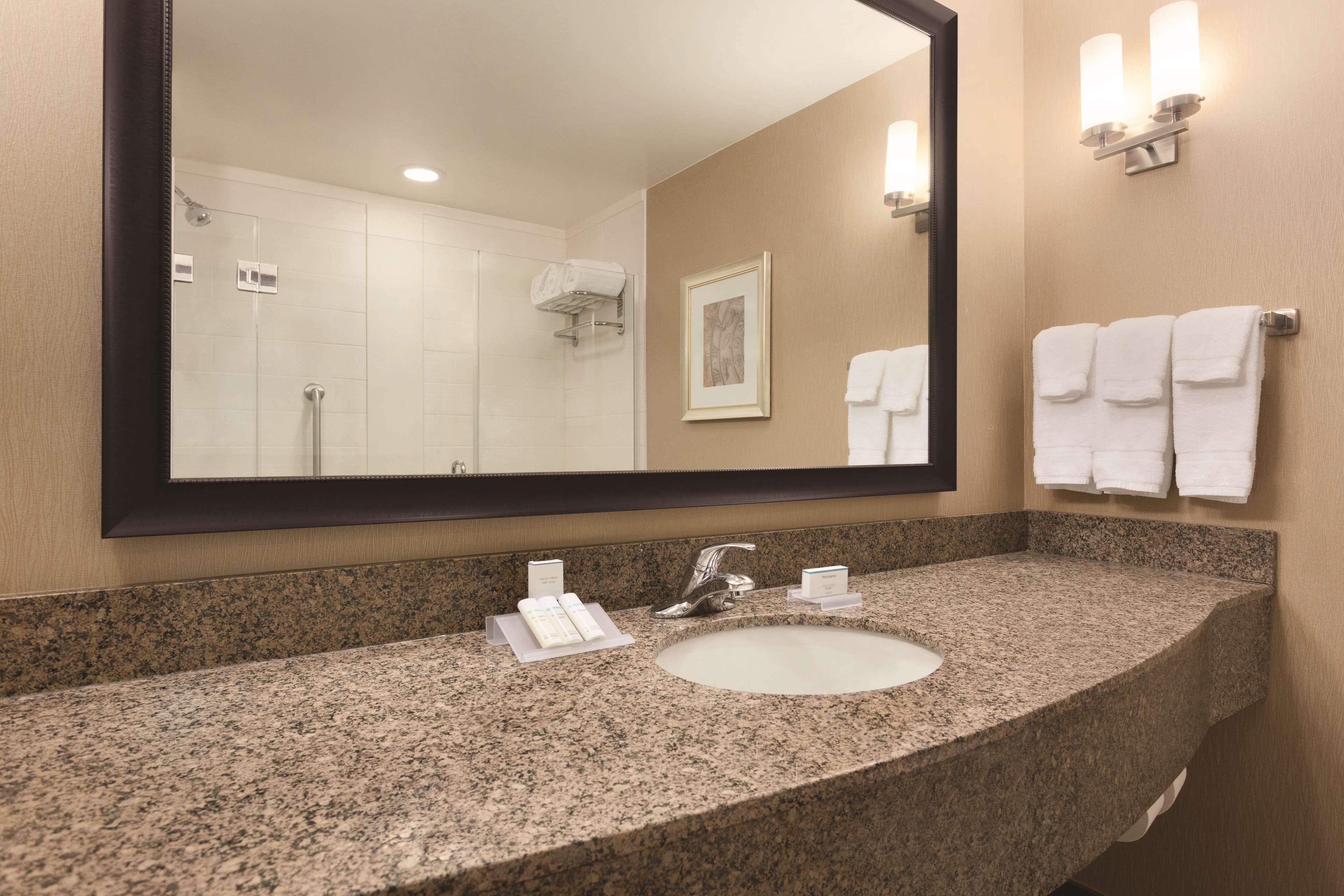 Hilton Garden Inn Falls Church Exteriér fotografie